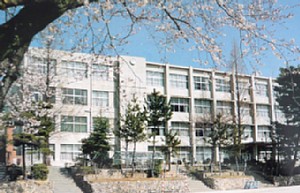 昭和６３年頃の高校校舎.jpg